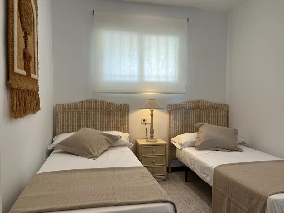 Apartamento 1ª Linea De Playa - Con Piscina Y Parking Playa de Gandia Eksteriør billede