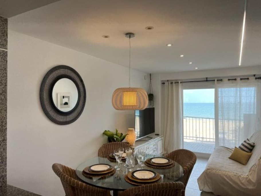 Apartamento 1ª Linea De Playa - Con Piscina Y Parking Playa de Gandia Eksteriør billede