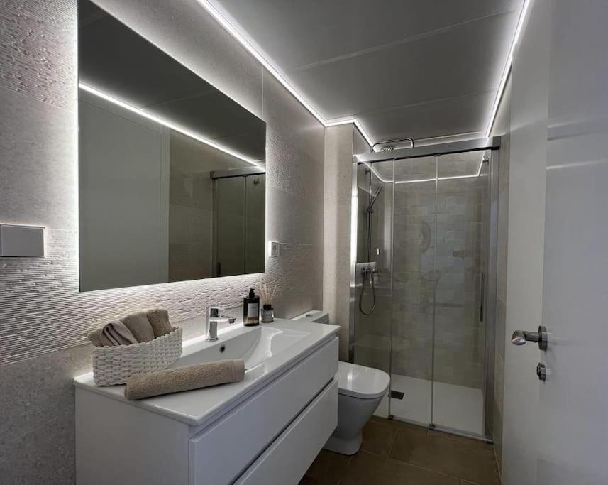 Apartamento 1ª Linea De Playa - Con Piscina Y Parking Playa de Gandia Eksteriør billede