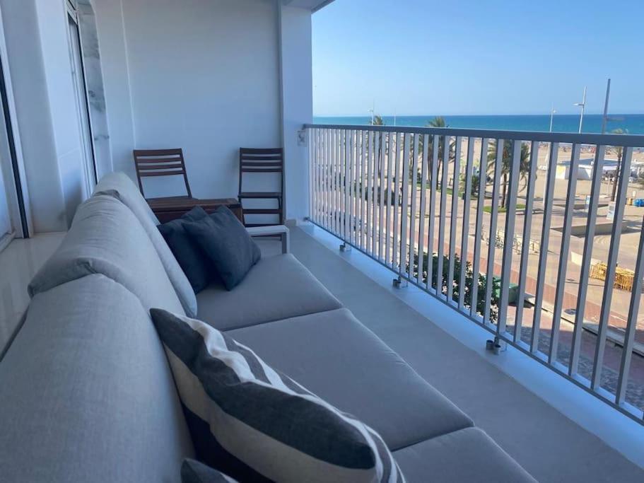 Apartamento 1ª Linea De Playa - Con Piscina Y Parking Playa de Gandia Eksteriør billede