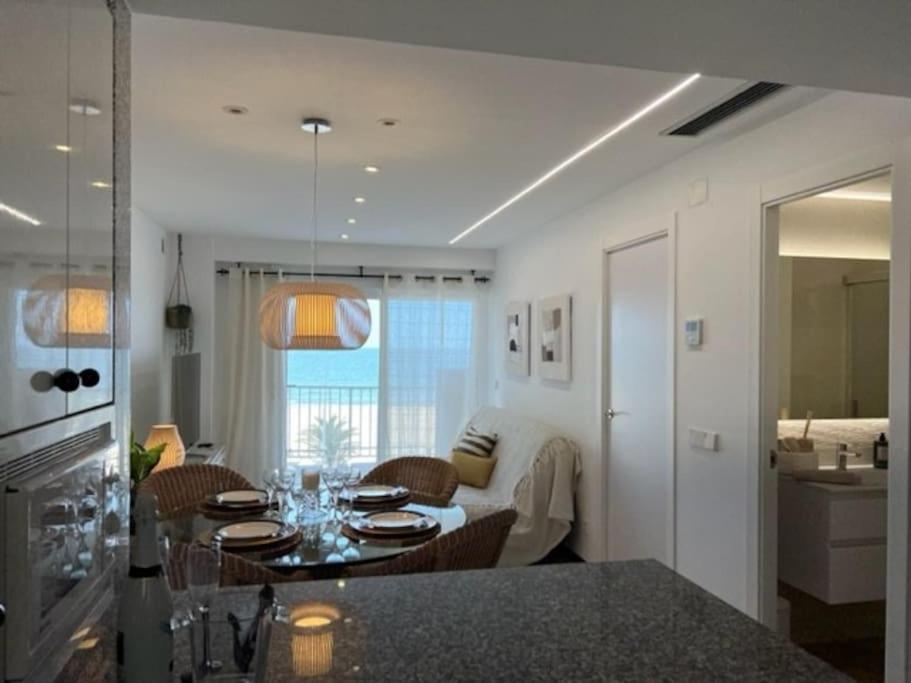 Apartamento 1ª Linea De Playa - Con Piscina Y Parking Playa de Gandia Eksteriør billede