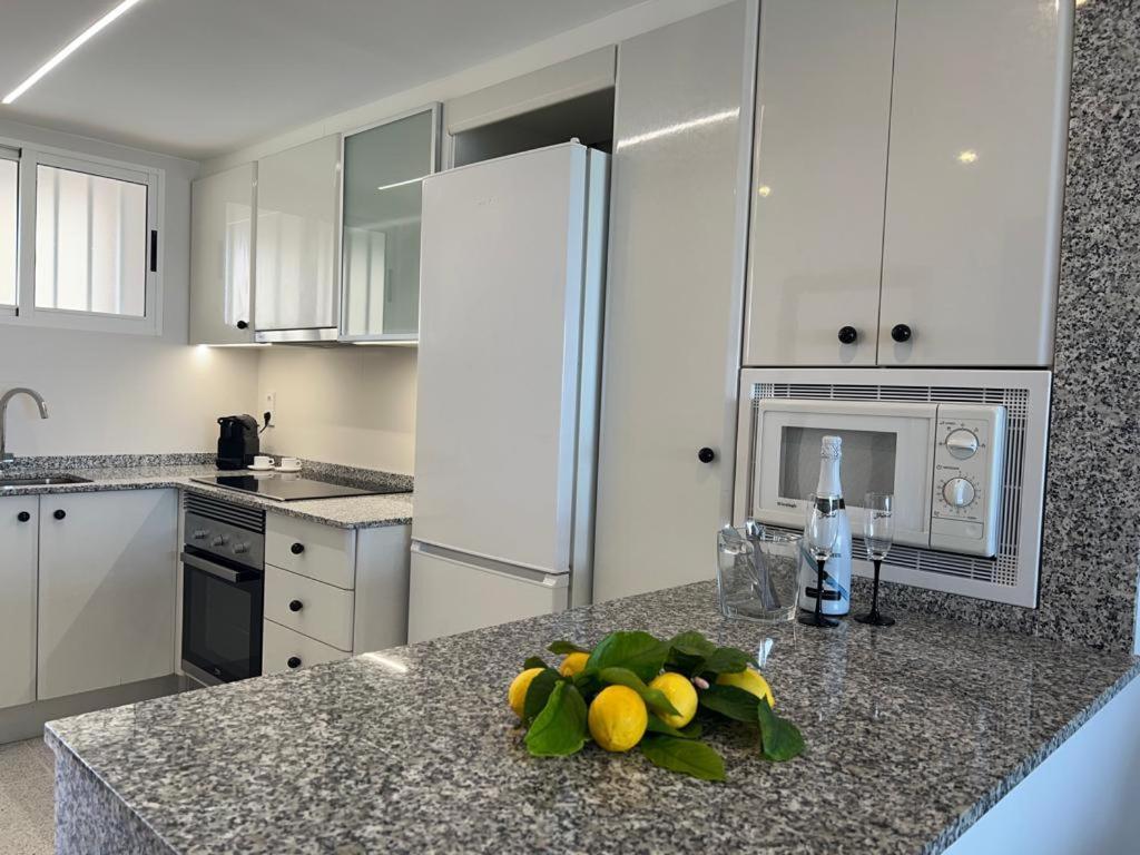 Apartamento 1ª Linea De Playa - Con Piscina Y Parking Playa de Gandia Eksteriør billede