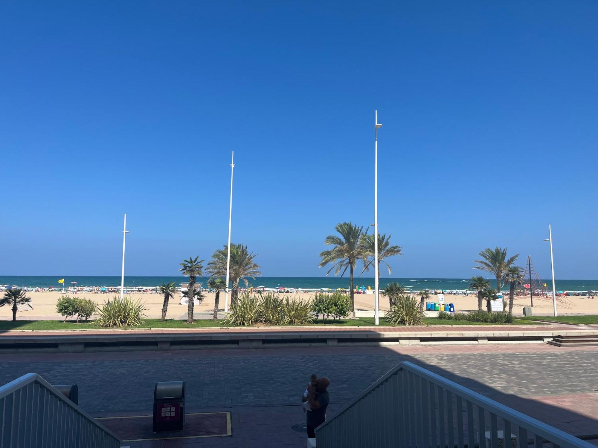 Apartamento 1ª Linea De Playa - Con Piscina Y Parking Playa de Gandia Eksteriør billede
