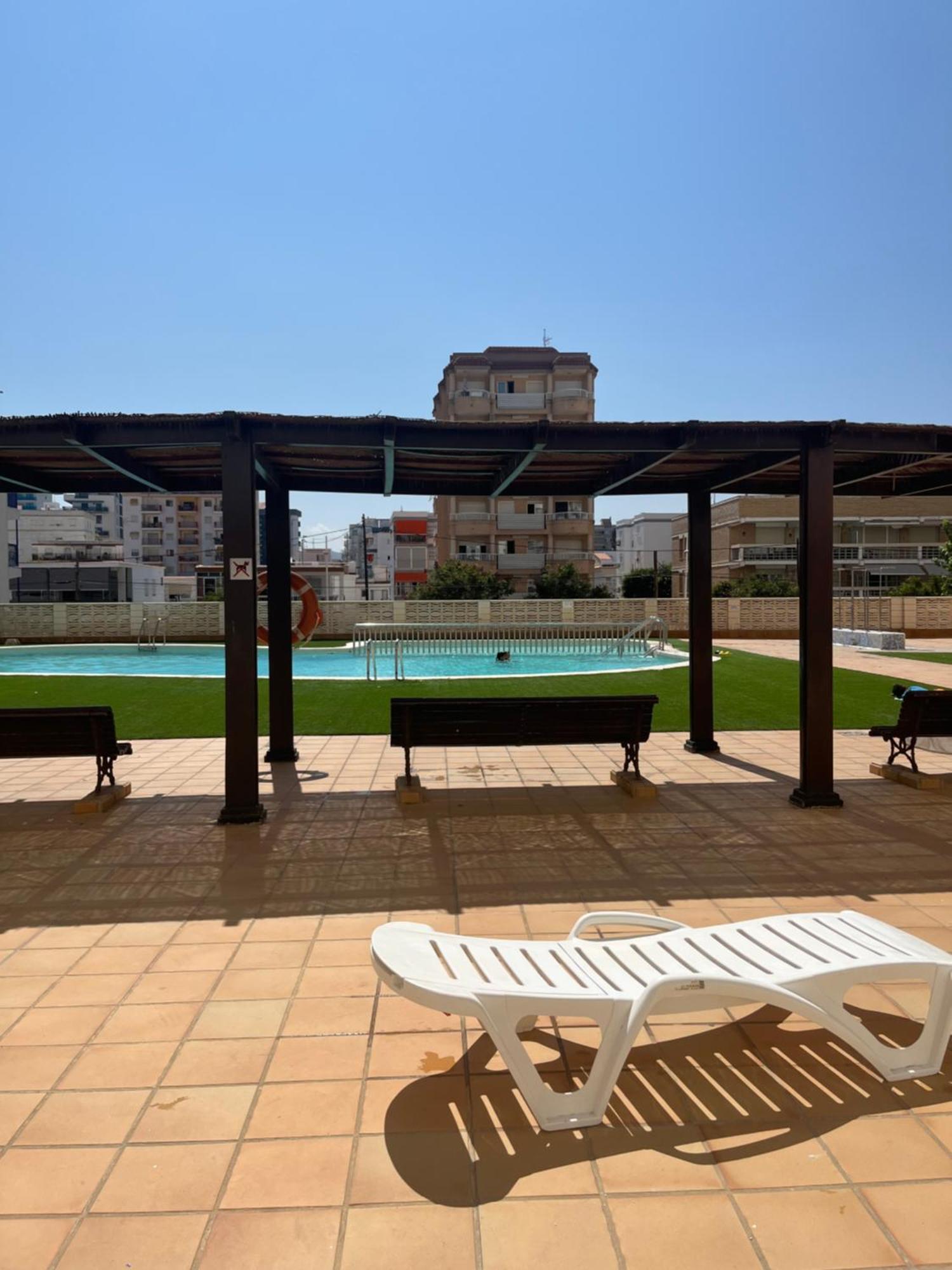 Apartamento 1ª Linea De Playa - Con Piscina Y Parking Playa de Gandia Eksteriør billede